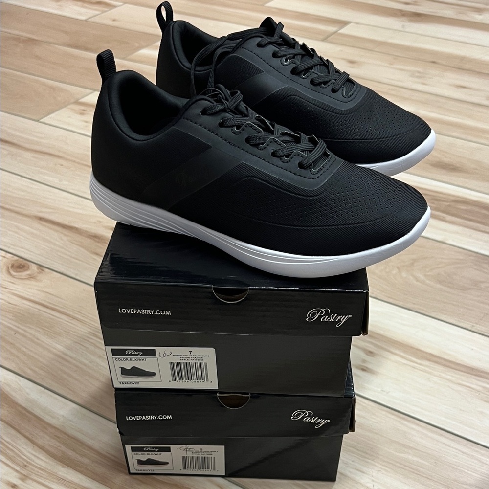 Pastry Black and White Women's Sneakers — Sleek Lace-Up Trainers